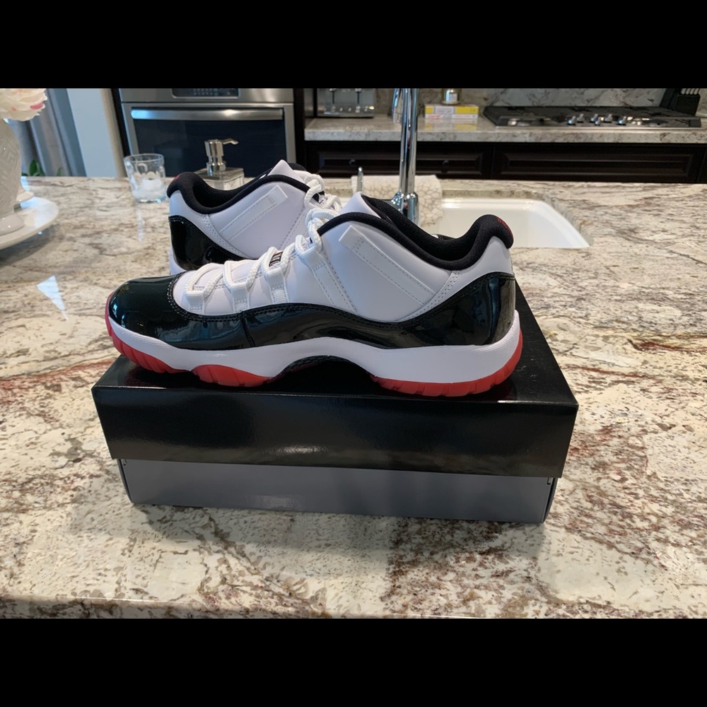Jordan 11 retro low bred size 11